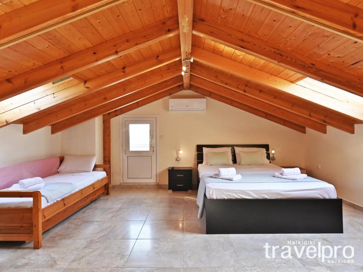 Villa Iris By Rentalspro Services - Agios Mamas Beach Bagian luar foto
