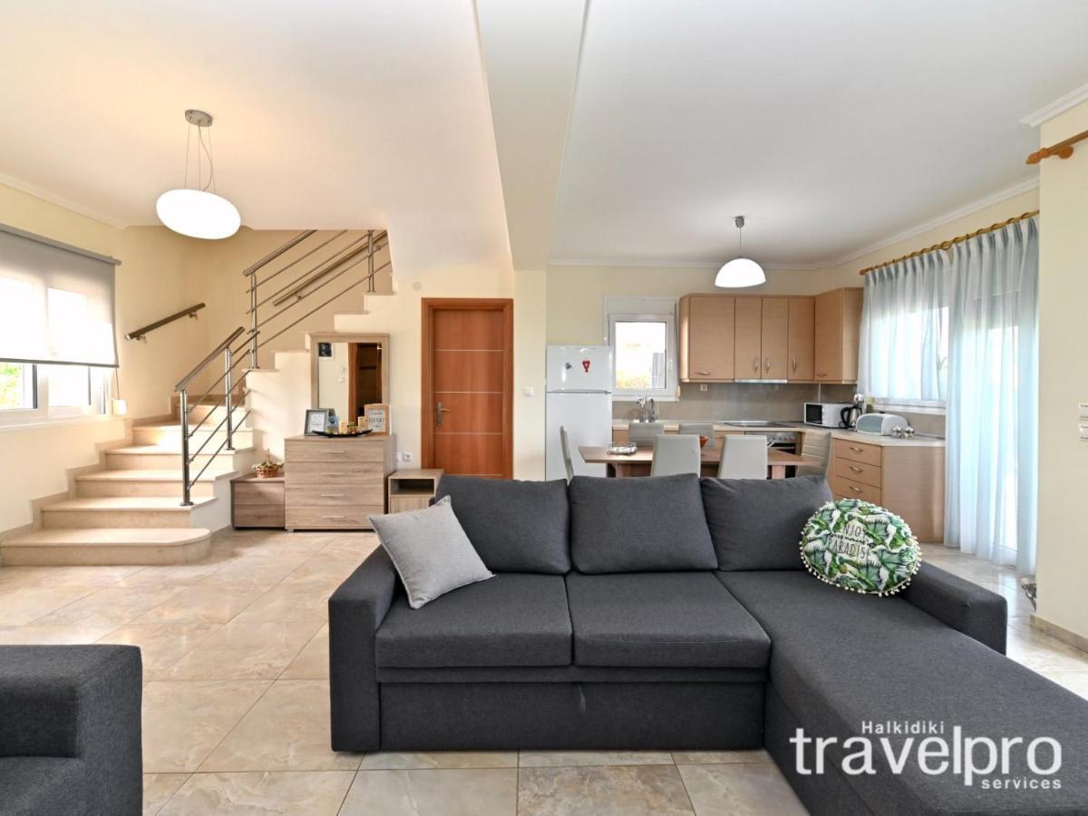 Villa Iris By Rentalspro Services - Agios Mamas Beach Bagian luar foto
