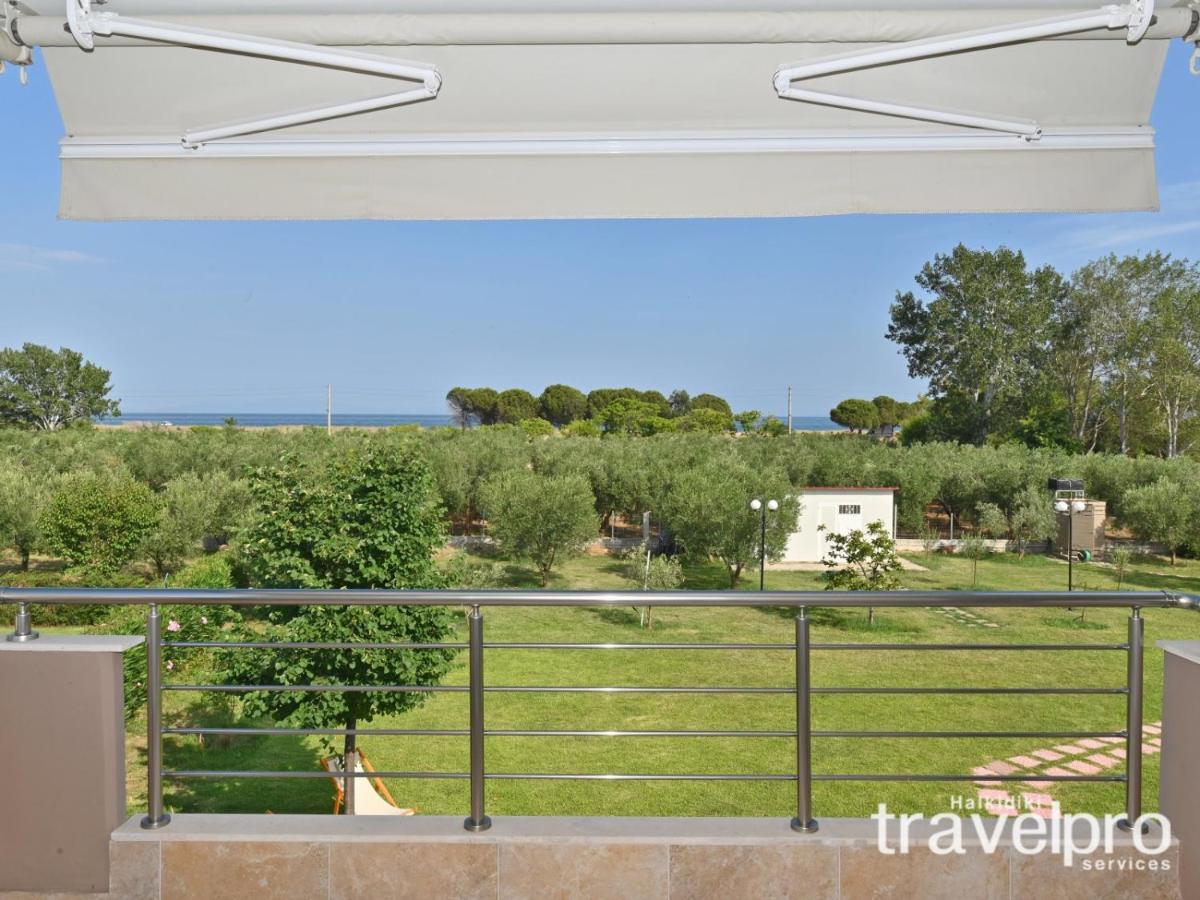 Villa Iris By Rentalspro Services - Agios Mamas Beach Bagian luar foto