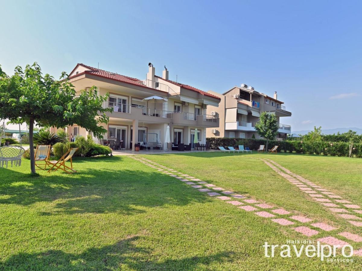 Villa Iris By Rentalspro Services - Agios Mamas Beach Bagian luar foto