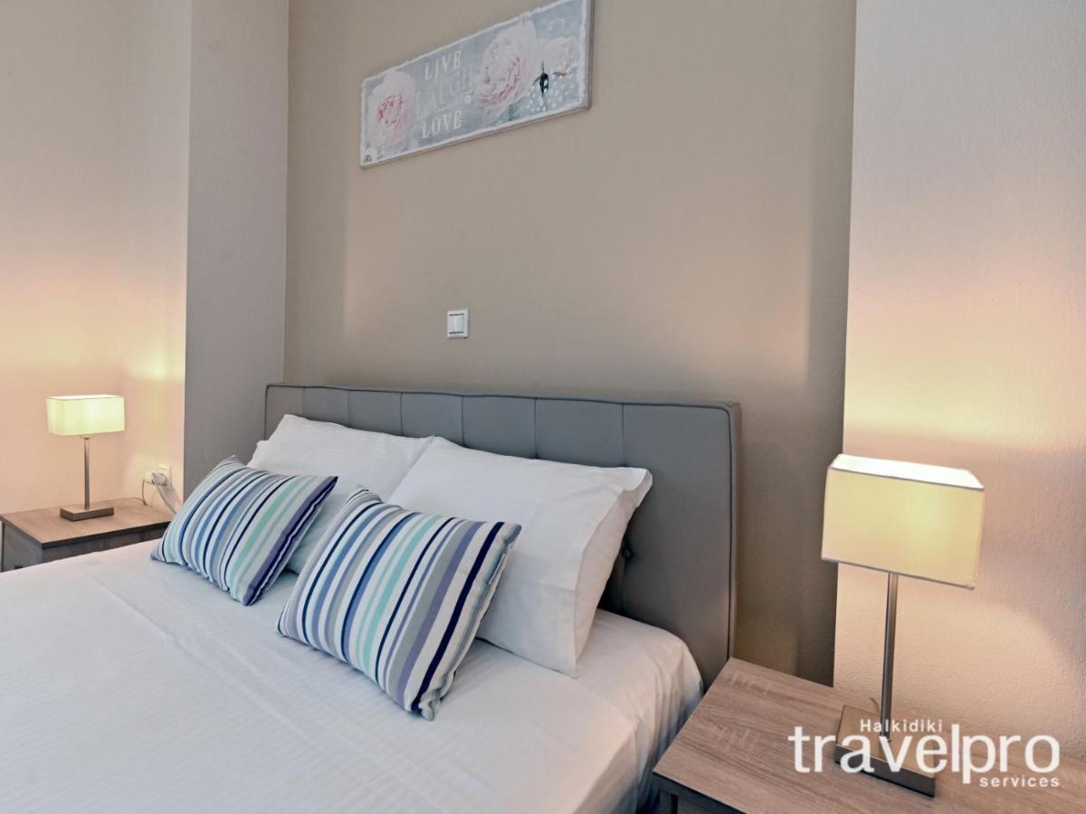 Villa Iris By Rentalspro Services - Agios Mamas Beach Bagian luar foto