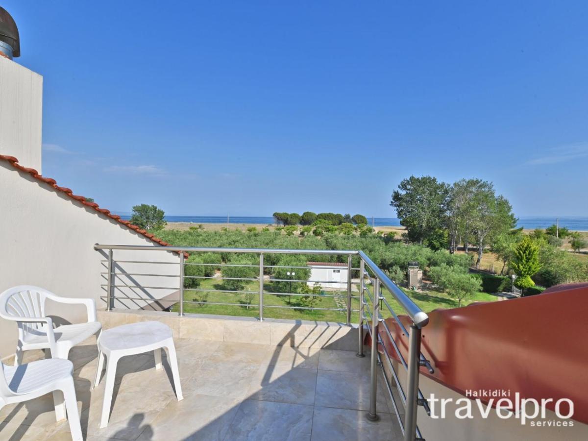 Villa Iris By Rentalspro Services - Agios Mamas Beach Bagian luar foto