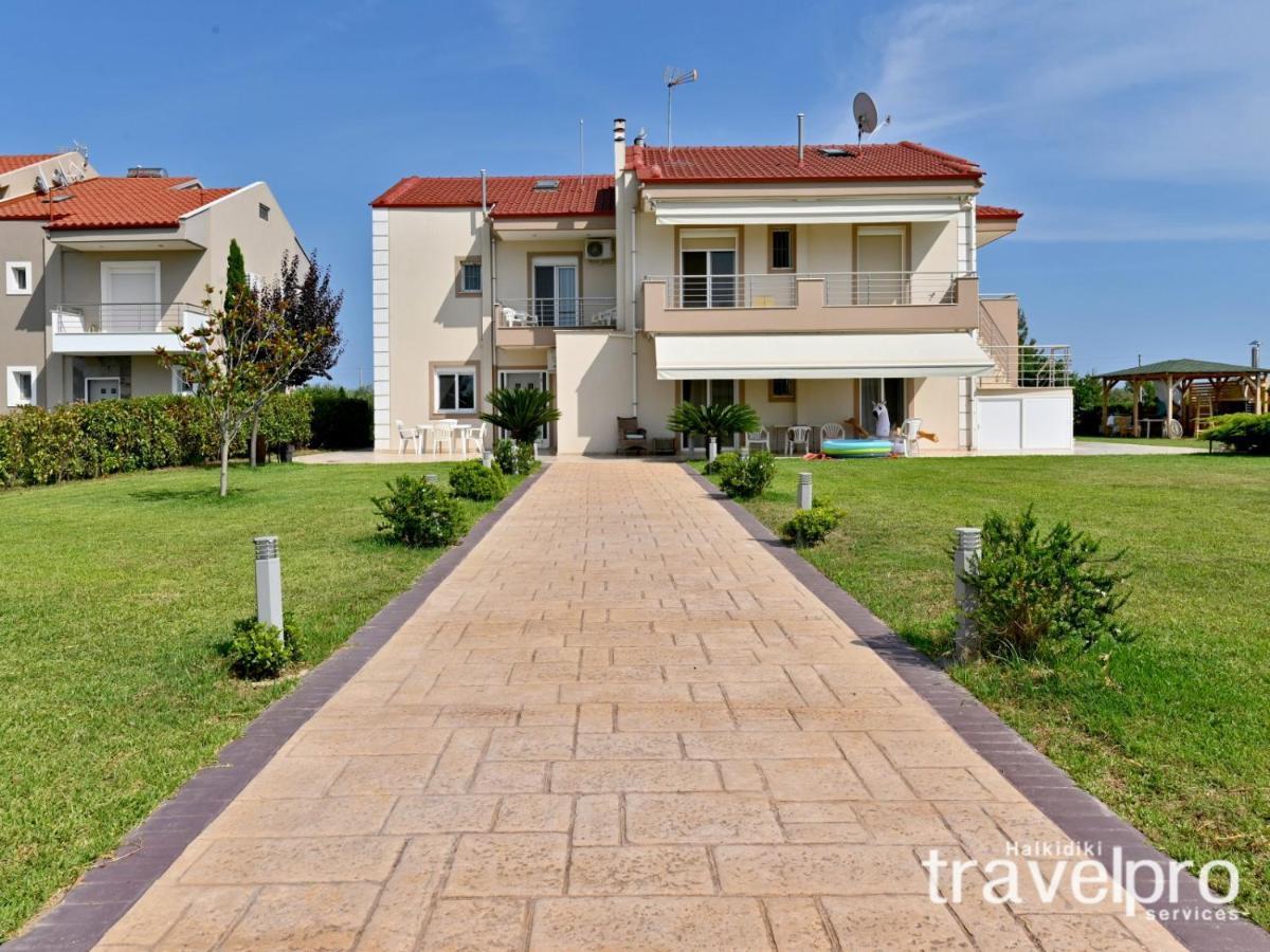 Villa Iris By Rentalspro Services - Agios Mamas Beach Bagian luar foto