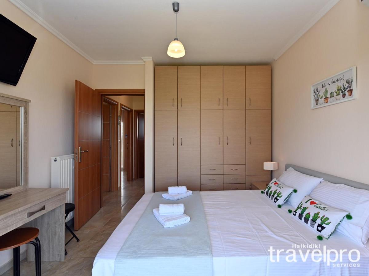Villa Iris By Rentalspro Services - Agios Mamas Beach Bagian luar foto