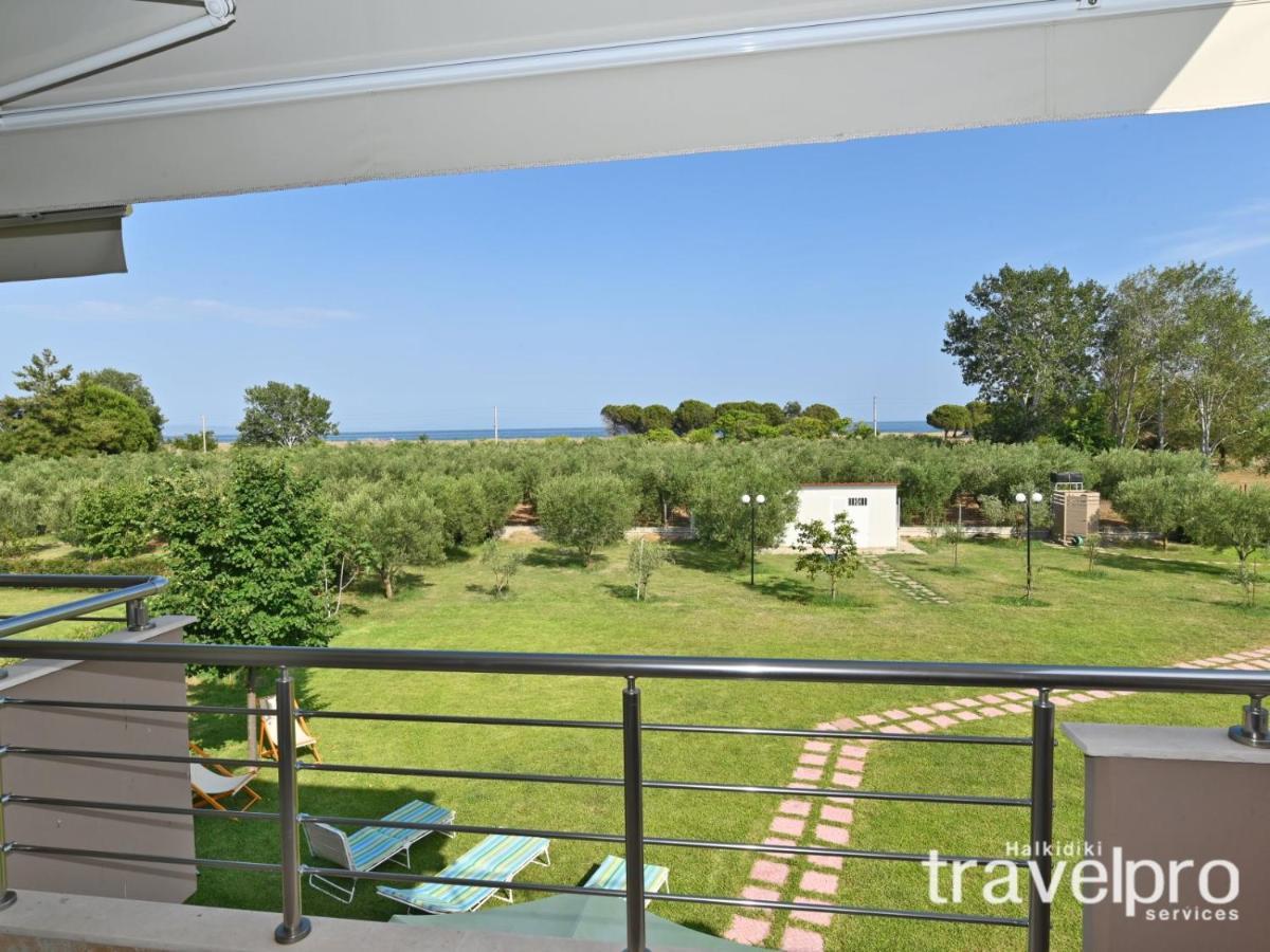 Villa Iris By Rentalspro Services - Agios Mamas Beach Bagian luar foto