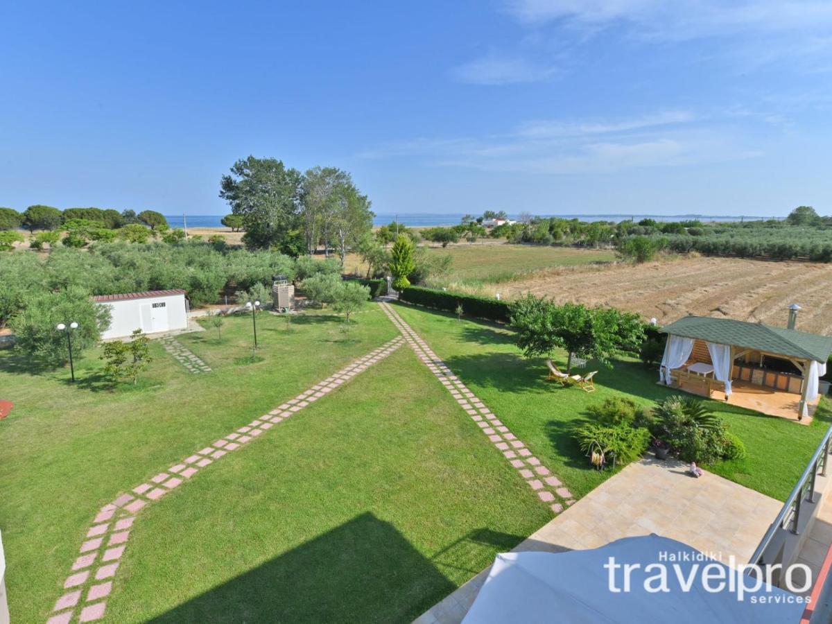 Villa Iris By Rentalspro Services - Agios Mamas Beach Bagian luar foto