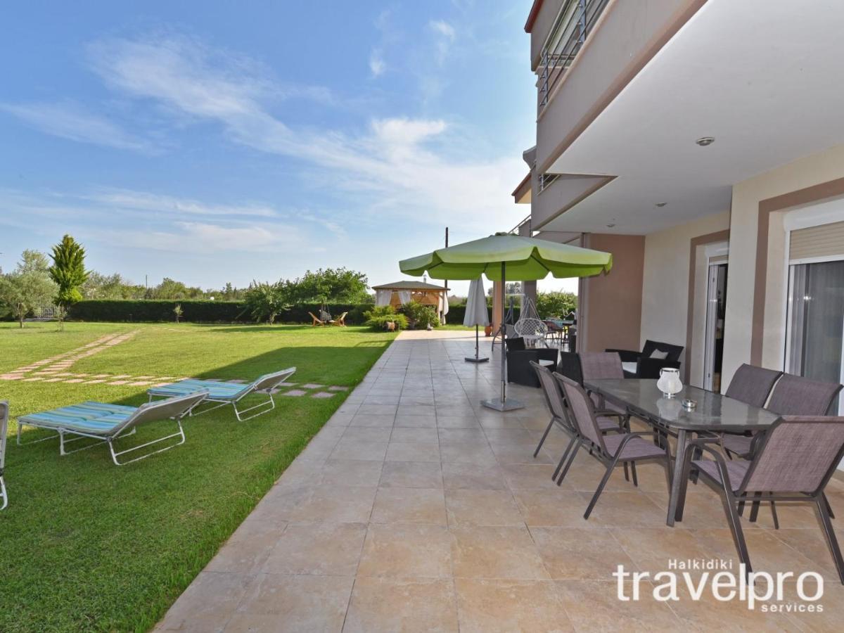 Villa Iris By Rentalspro Services - Agios Mamas Beach Bagian luar foto