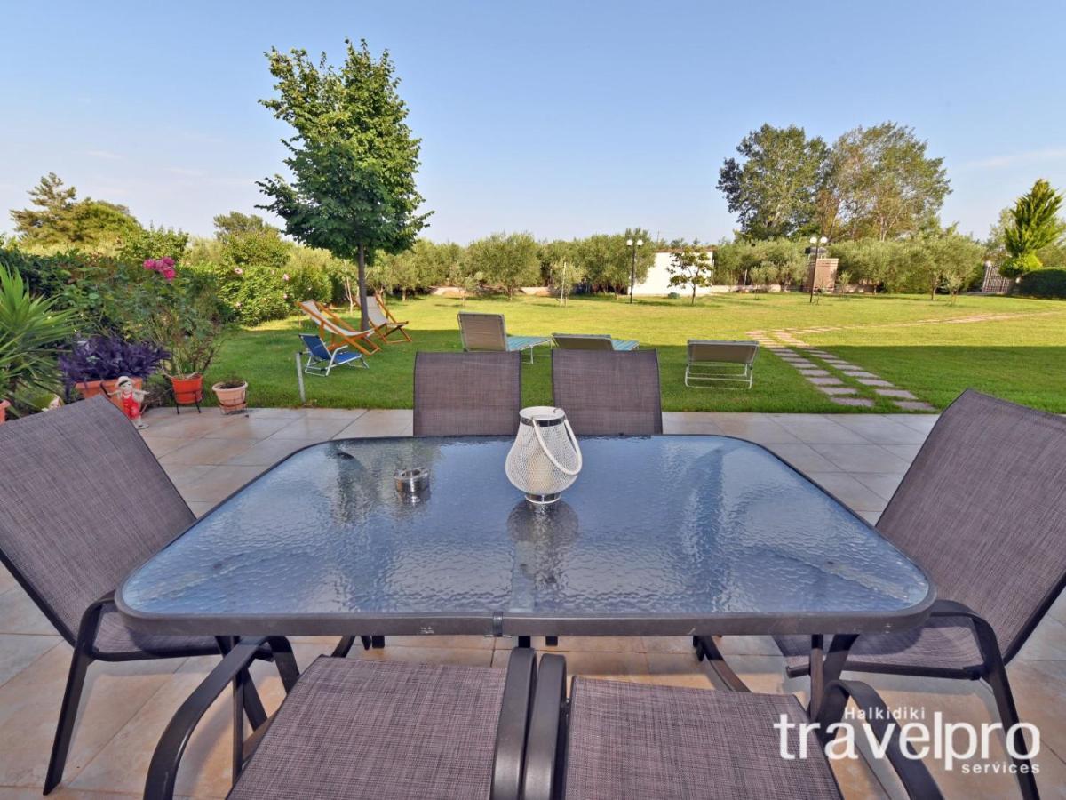Villa Iris By Rentalspro Services - Agios Mamas Beach Bagian luar foto
