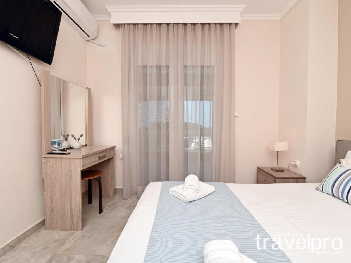 Villa Iris By Rentalspro Services - Agios Mamas Beach Bagian luar foto