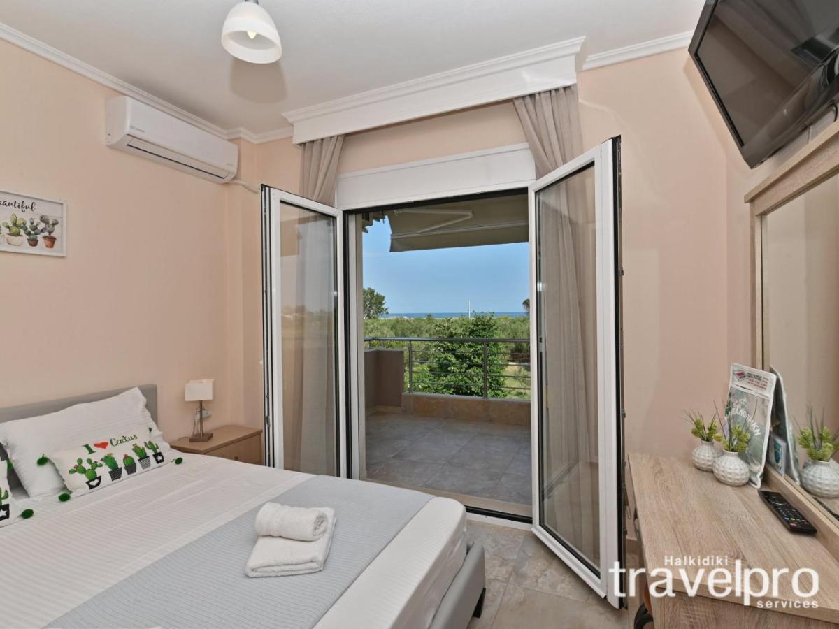 Villa Iris By Rentalspro Services - Agios Mamas Beach Bagian luar foto