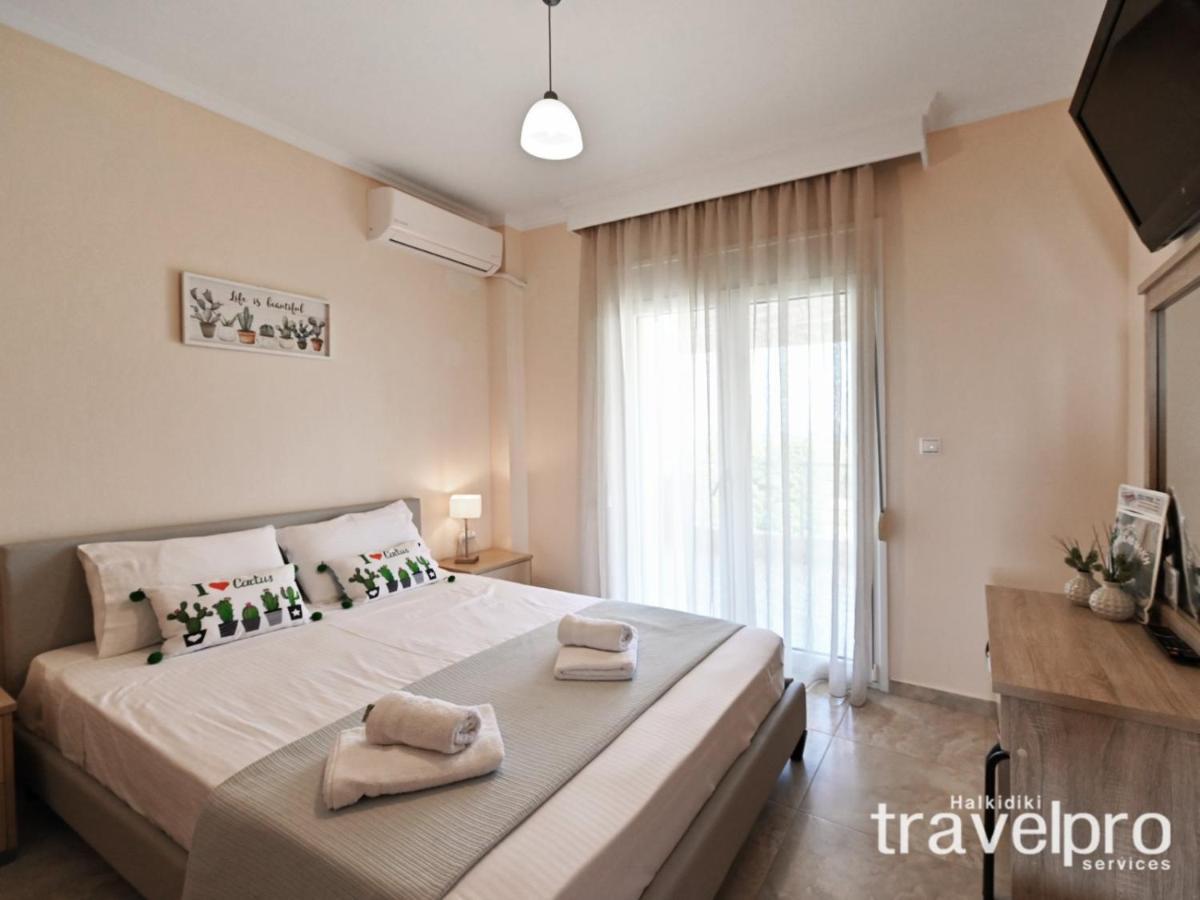 Villa Iris By Rentalspro Services - Agios Mamas Beach Bagian luar foto