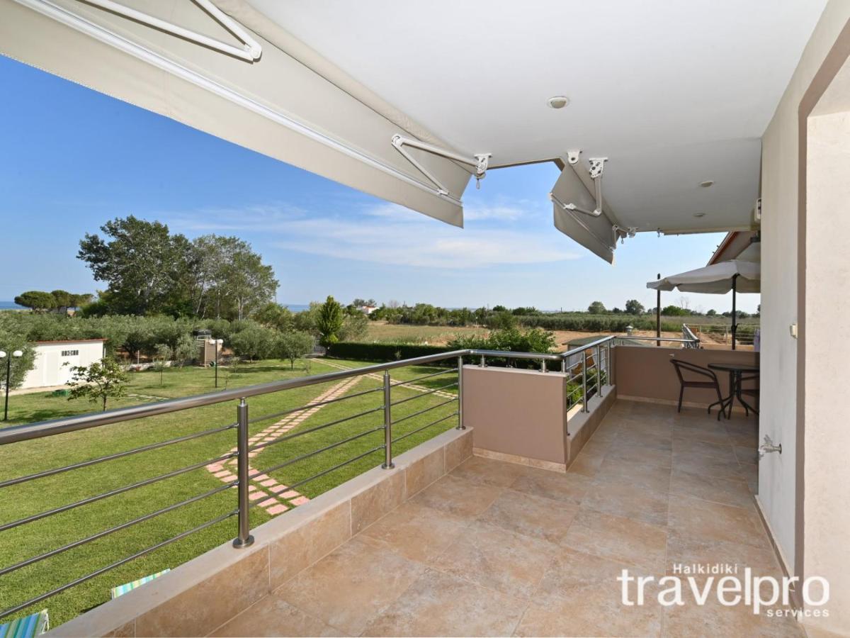 Villa Iris By Rentalspro Services - Agios Mamas Beach Bagian luar foto