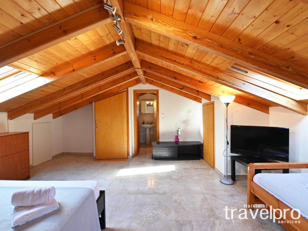 Villa Iris By Rentalspro Services - Agios Mamas Beach Bagian luar foto