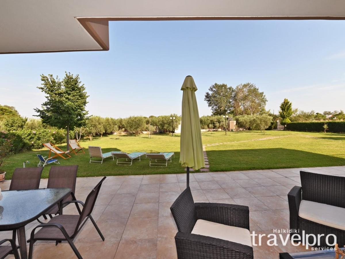 Villa Iris By Rentalspro Services - Agios Mamas Beach Bagian luar foto