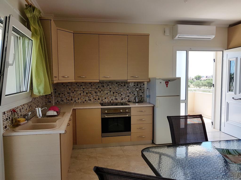 Villa Iris By Rentalspro Services - Agios Mamas Beach Bagian luar foto