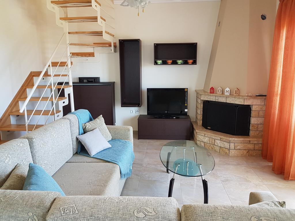 Villa Iris By Rentalspro Services - Agios Mamas Beach Bagian luar foto
