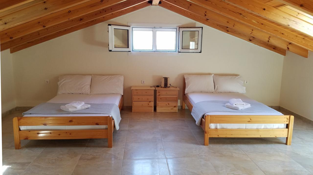 Villa Iris By Rentalspro Services - Agios Mamas Beach Bagian luar foto
