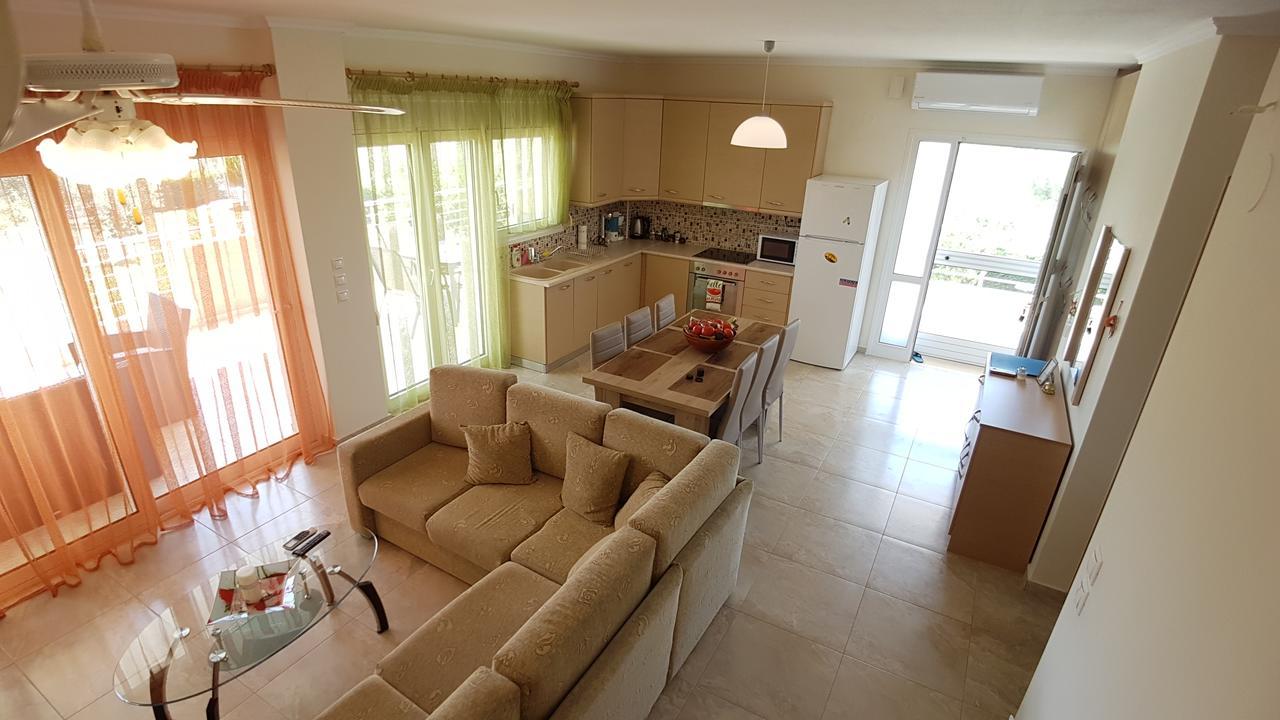 Villa Iris By Rentalspro Services - Agios Mamas Beach Bagian luar foto